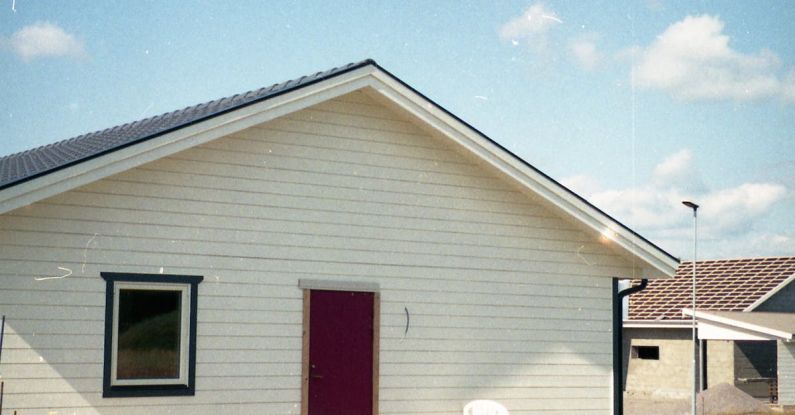 Film Locations - Facade of residential house in suburb area