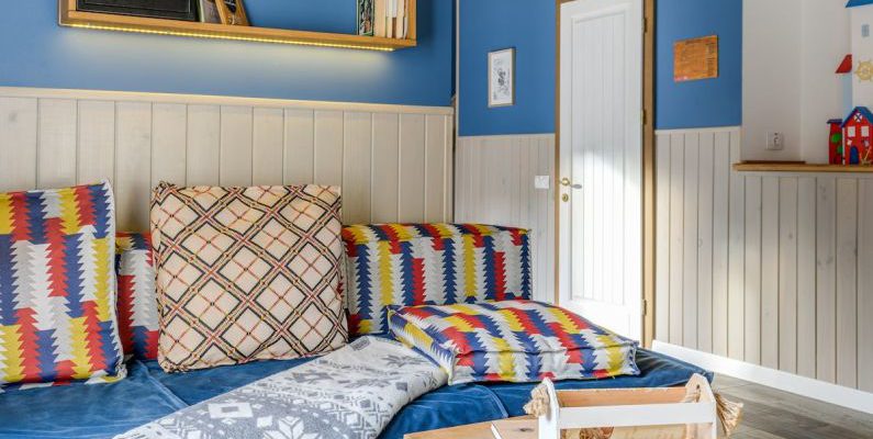 Themed Tours - Blue Themed Living Room