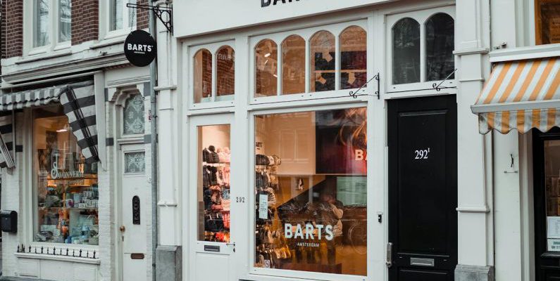 Shops - Barts Store Signage